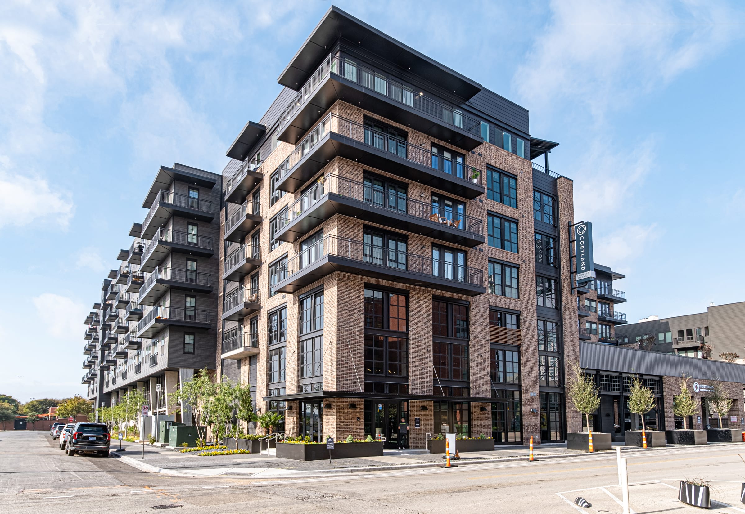 Gallery Luxury Apts Downtown Dallas Cortland Farmers Market