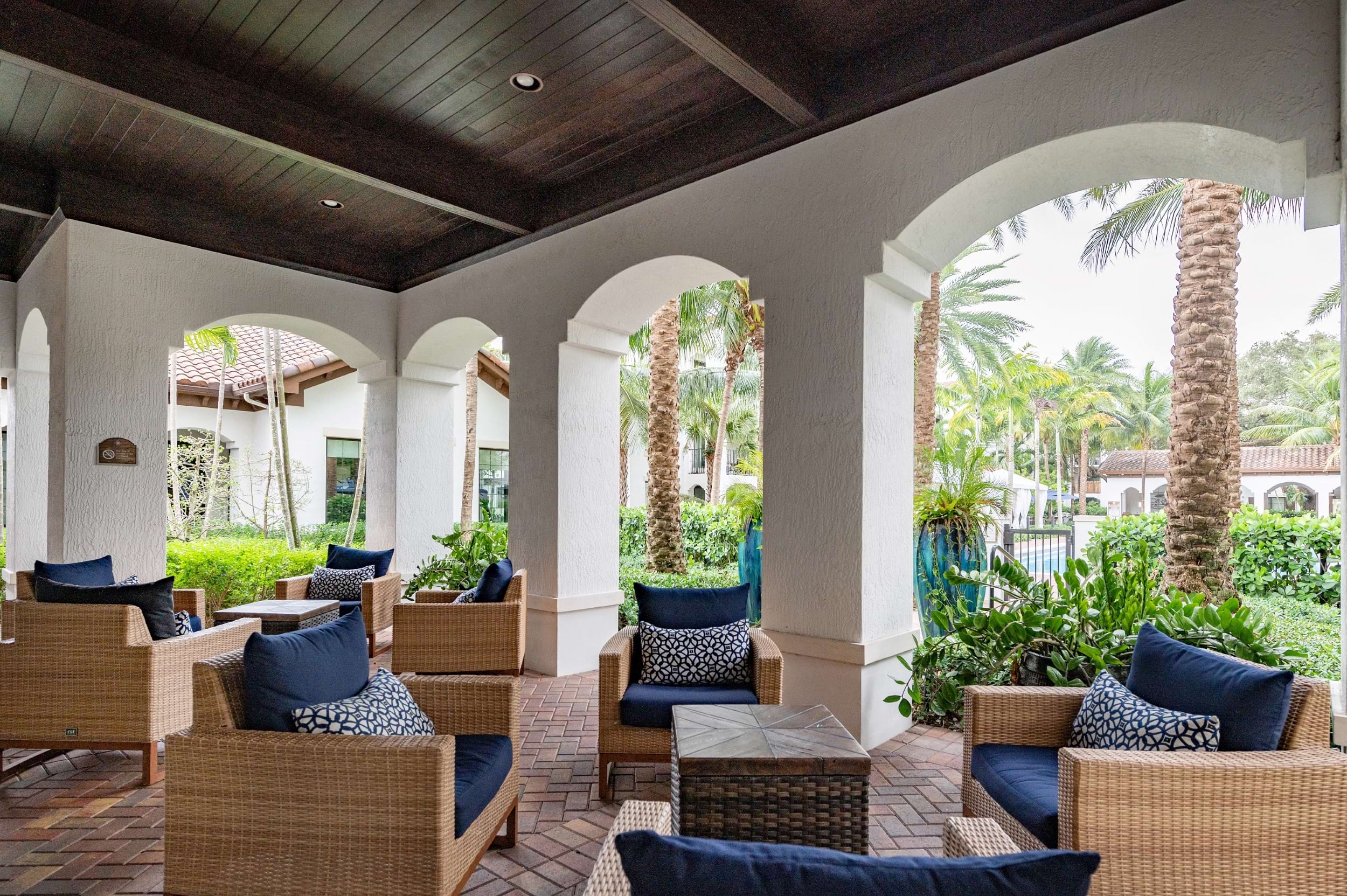 Outdoor Lounge at Our Hollywood Apartments for Rent