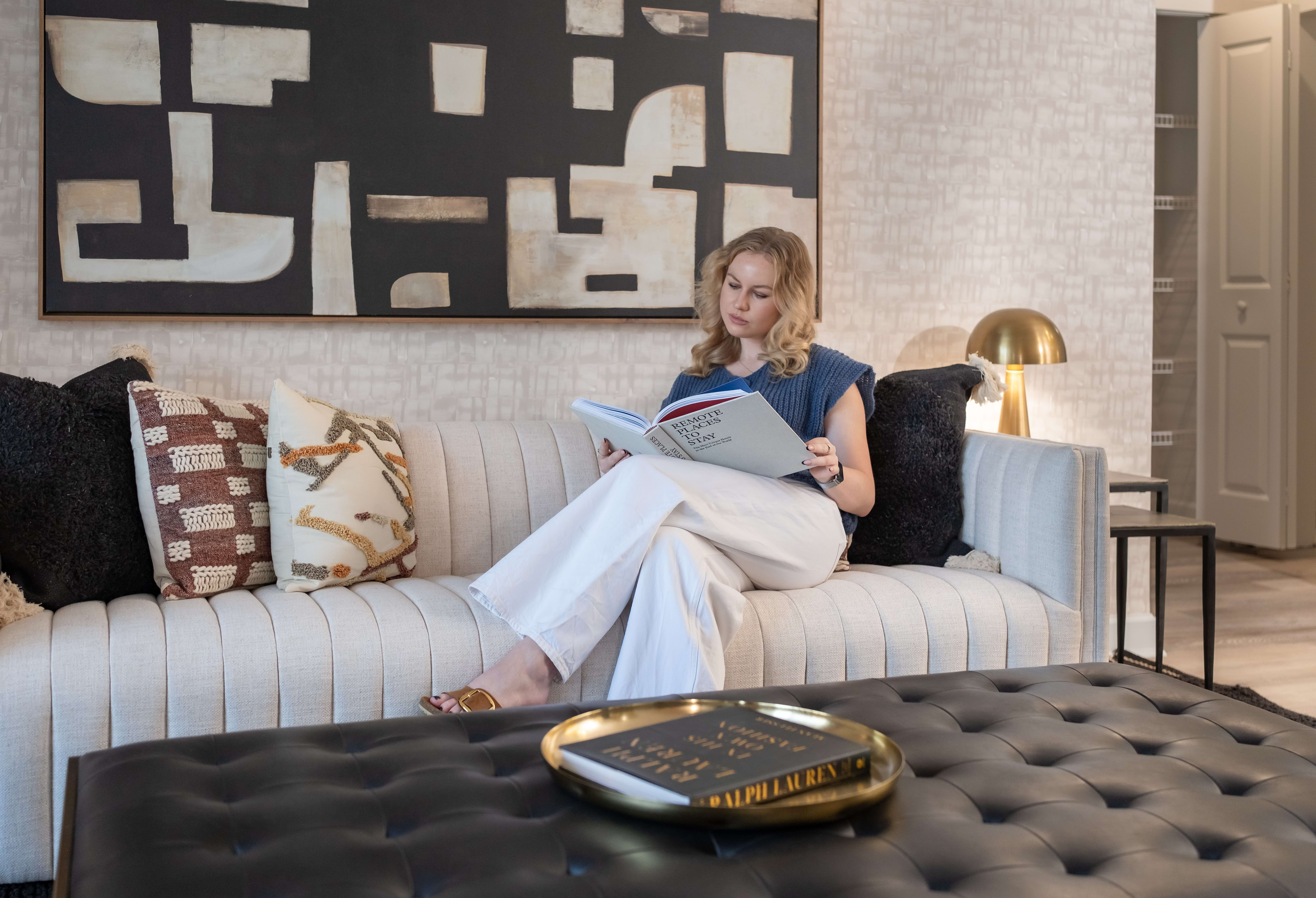 Come Home to Our Mallard Creek Apartment Community Image 1