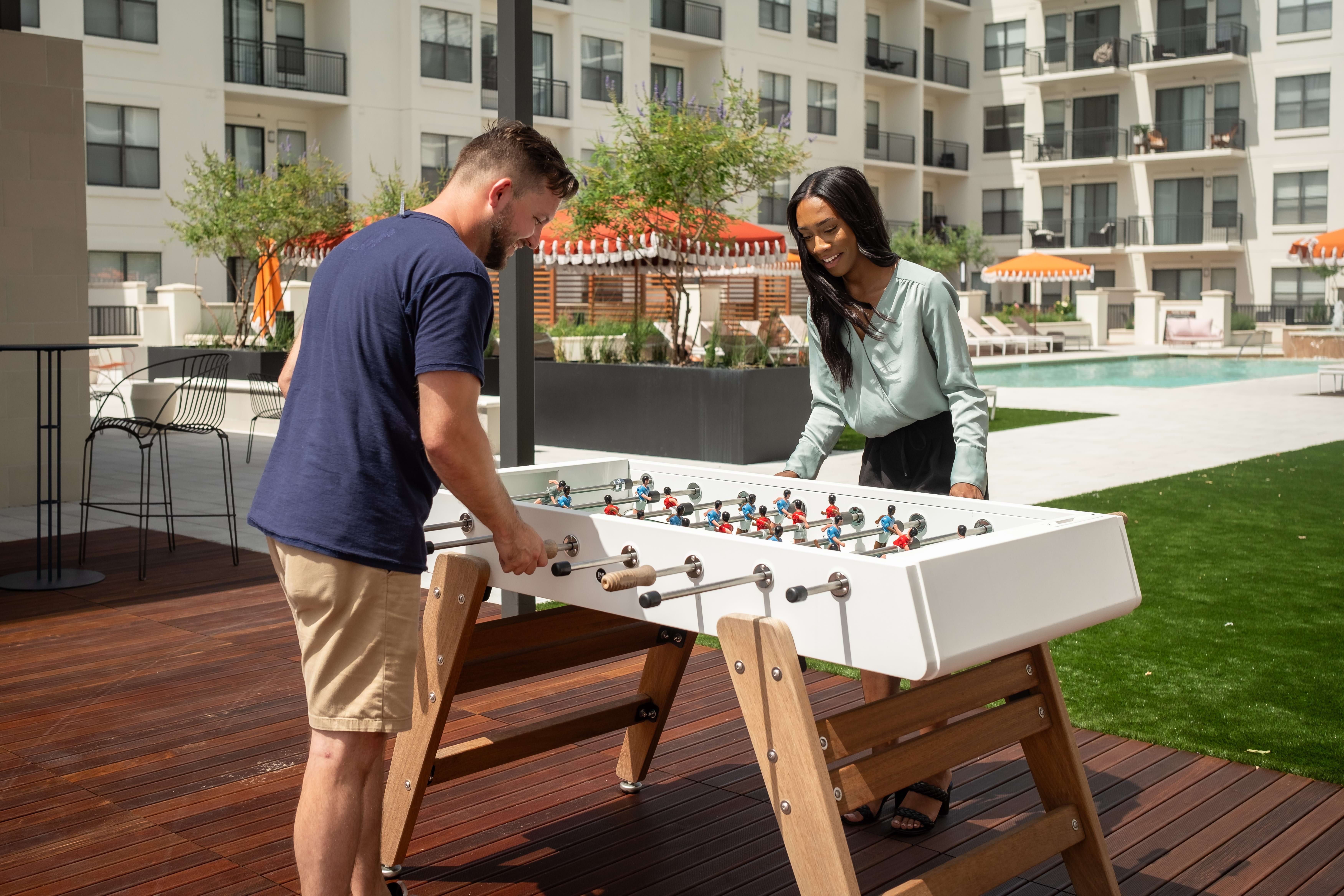 Come Home to Our Rosslyn Apartment Community Image 0