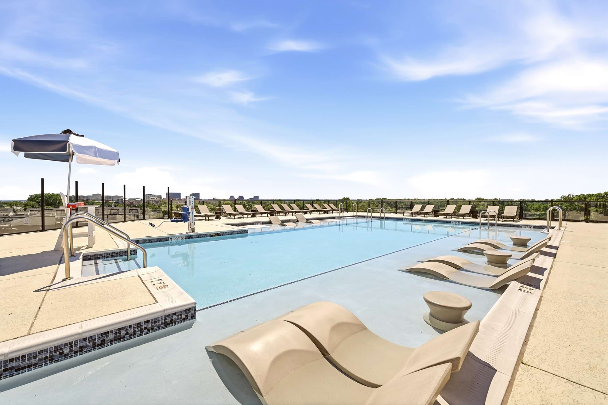 Cortland Columbia Pike — Rooftop Pool