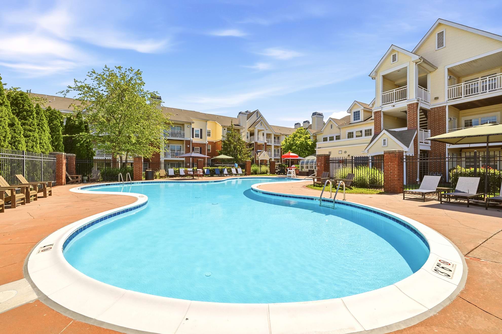 Come Home to Our Apartments in Herndon, VA Image 1
