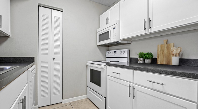 Modern Kitchen at Our Apartments Near Pembroke Pines, FL
