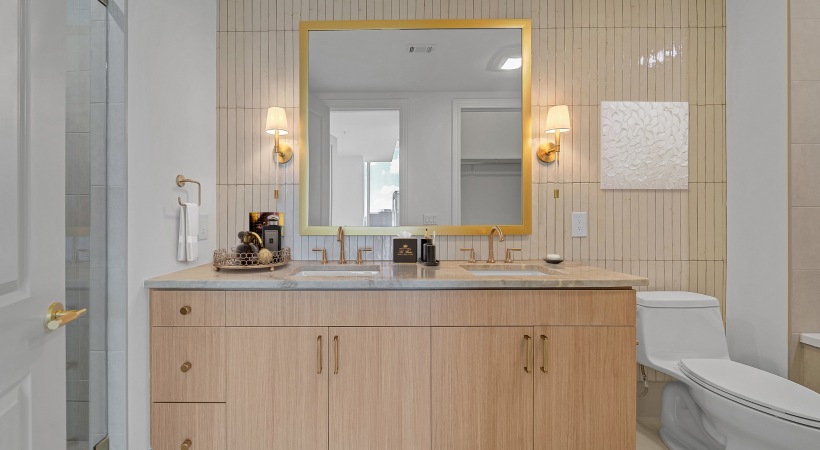 Spacious Bathroom Near McKinney Ave. in Dallas, TX