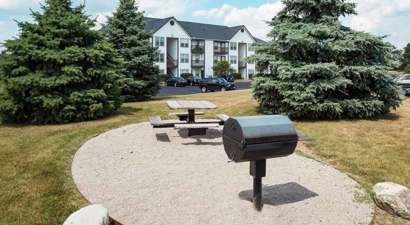 Picnic Areas with Barbecue Grills at Our Apartments Near Reynoldsburg