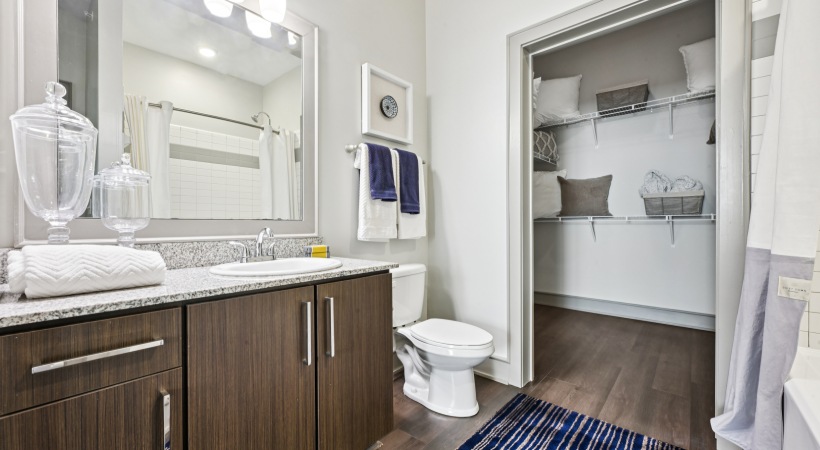 Framed Bathroom Mirrors 