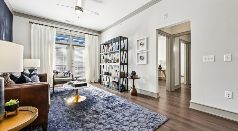 Nine-Foot Ceilings with Crown Molding