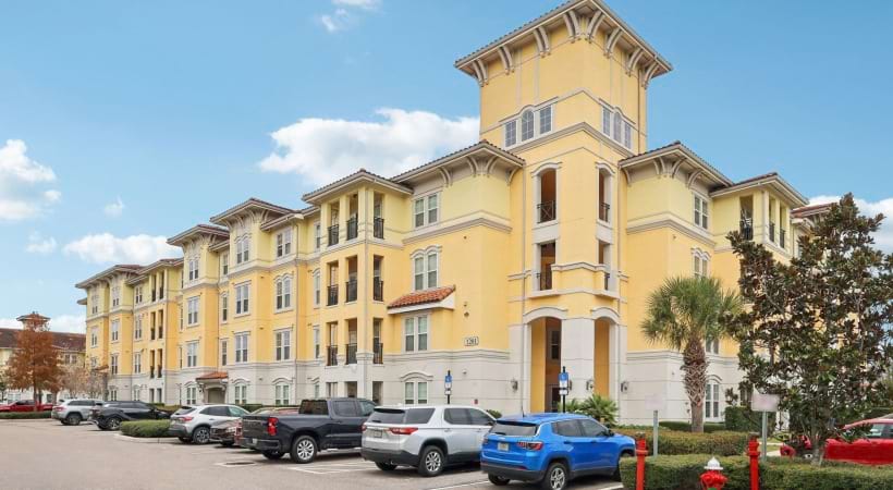 Exterior View of Our Hunter's Creek Apartments Near the Loop