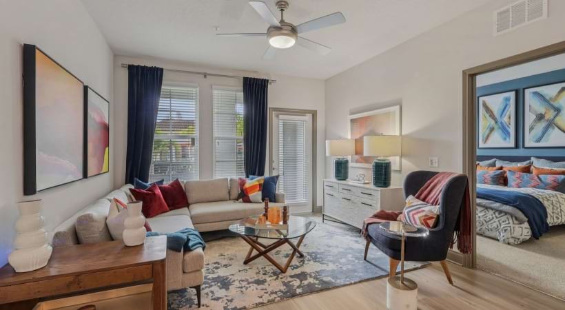Wood-Style Flooring at Our Apartments for Rent Near The LOOP
