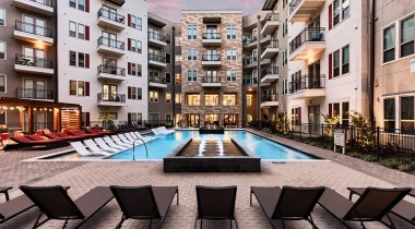 Las Colinas, TX apartments with swimming pool