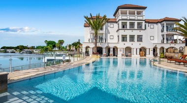 Luxury, Resort-Style Pool at Our Apartments Near Tampa