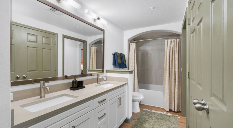 Modern Lighting at Cortland Lakecrest 