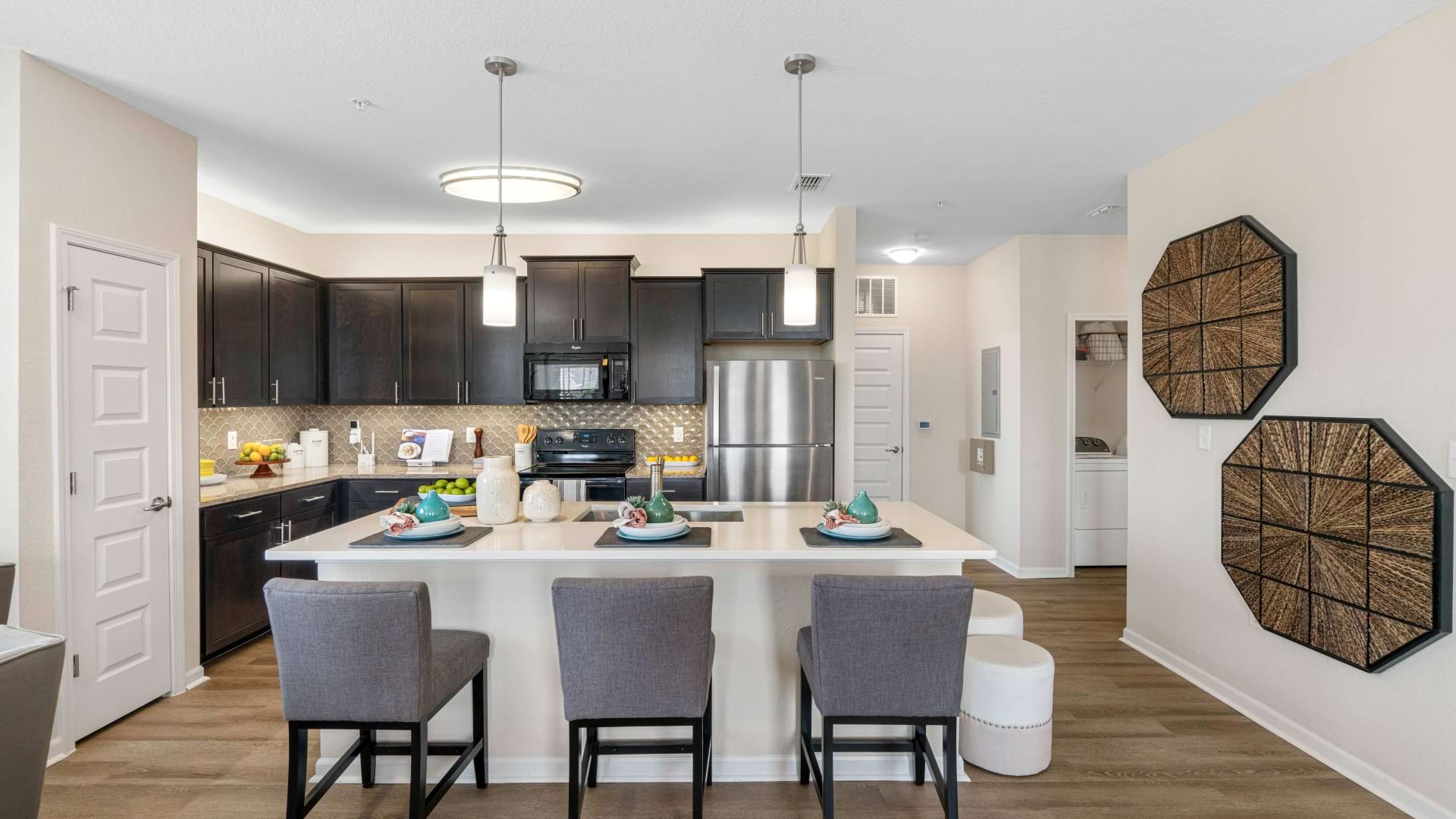 Luxury kitchen island at apartments for rent in Orlando 