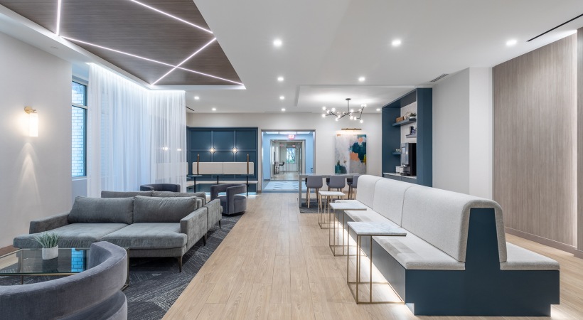 Spacious Resident Lounge at Our Crystal City Apartments for Rent