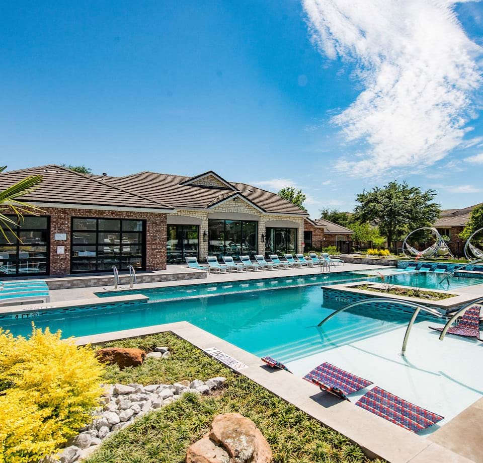 Luxury Apartment Amenities | Cortland Fossil Creek