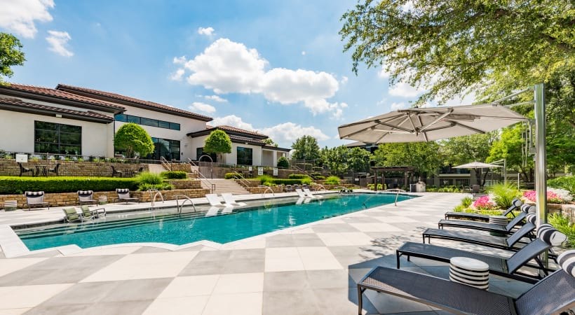 Apartments in Irving, TX with swimming pool