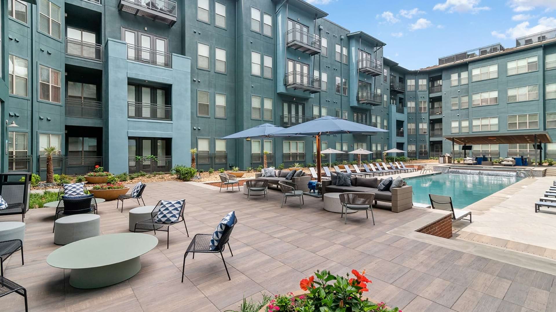 Farmers Branch apartments with swimming pool