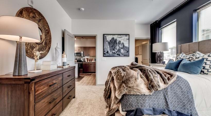 Spacious 1 and 2-bedroom apartments for rent in Colorado Springs, CO with luxury apartment amenities