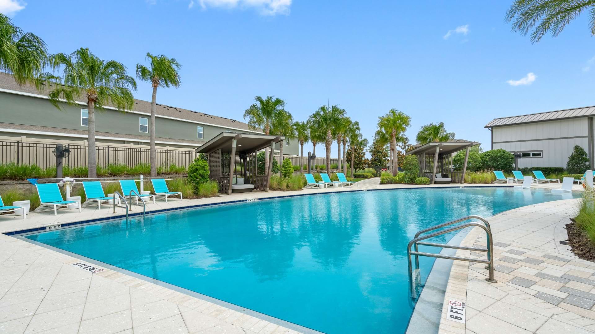 Resort style pool at apartments in Orlando