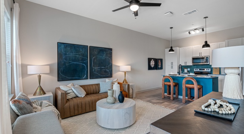Living Room with Ceiling Fan at Our Riverview Apartments in Tampa