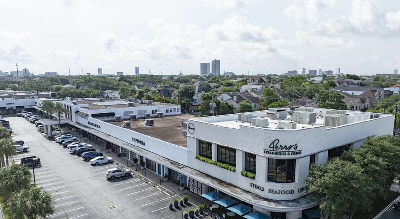 Shopping and Dining Near Our River Oaks Apartments in Houston, TX