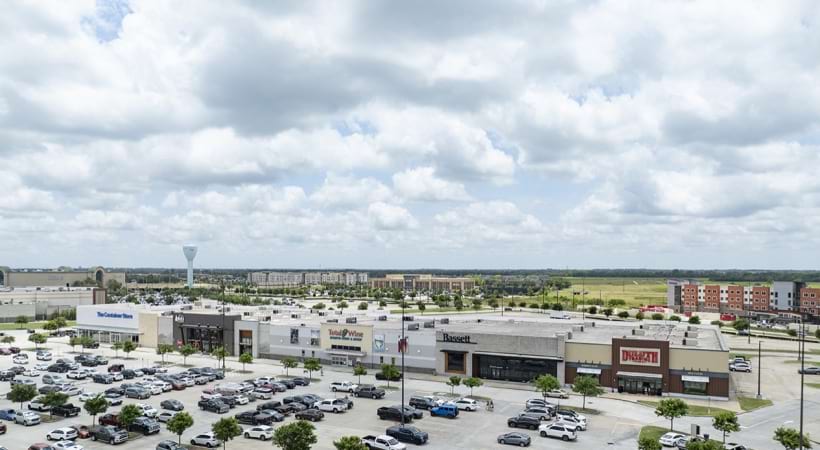 Shopping Plaza Near Our Apartments in League City, TX