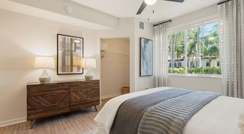 Bedroom with Ceiling Fan at Our Apartments in Hollywood