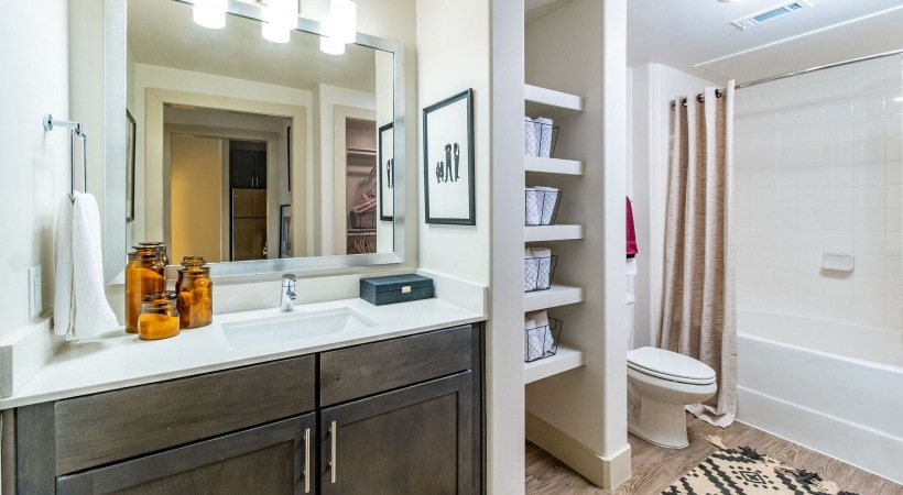 Spacious Bathroom with Modern Lighting at Cortland at Phipps Plaza