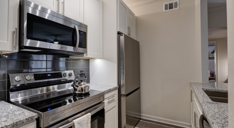 Apartments for Rent with Stainless Steel Appliances at Our Apartments Near Energy Corridor