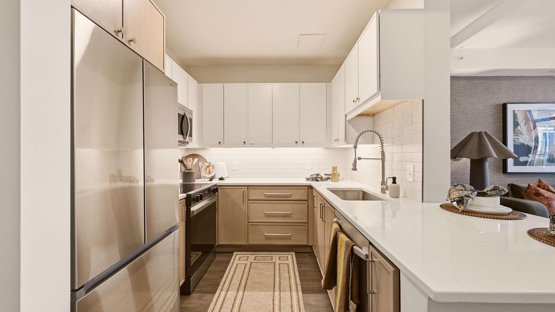 Your Avenue to Rosslyn Living