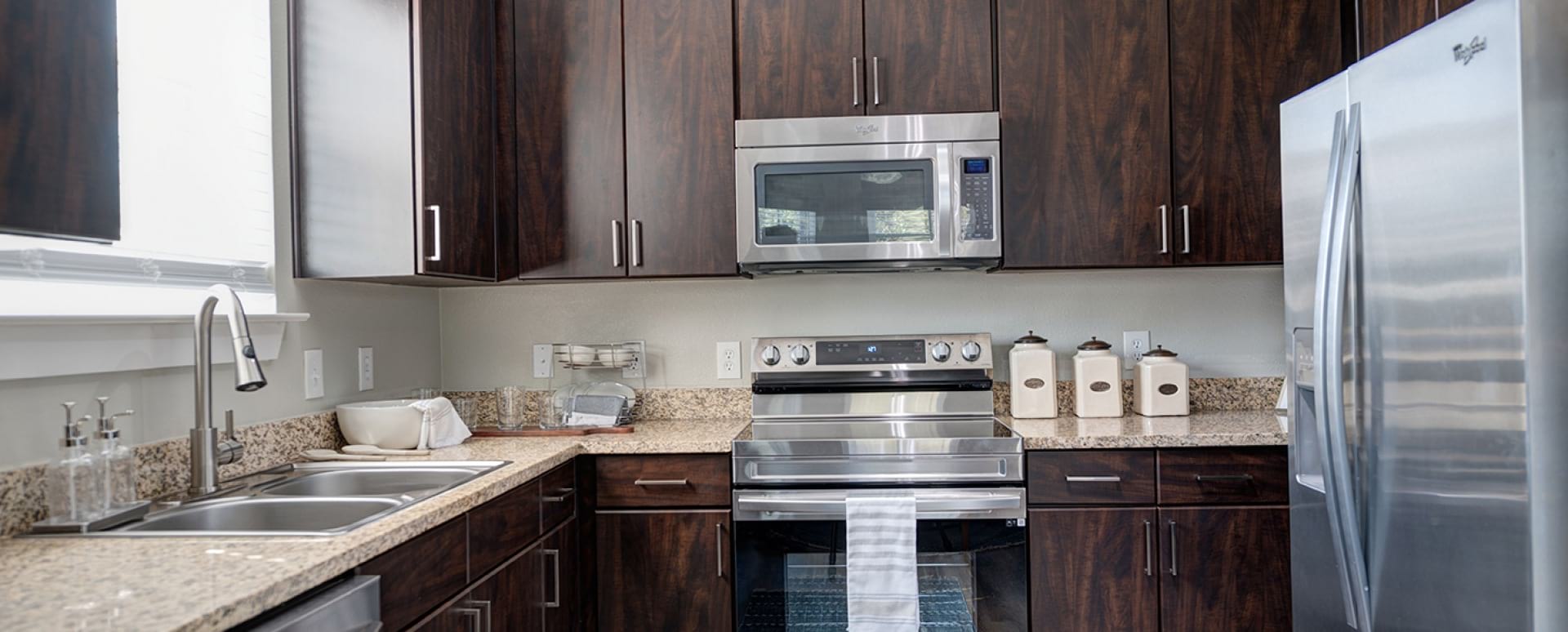 Gourmet Kitchen in One-Bedroom Apartments in League City