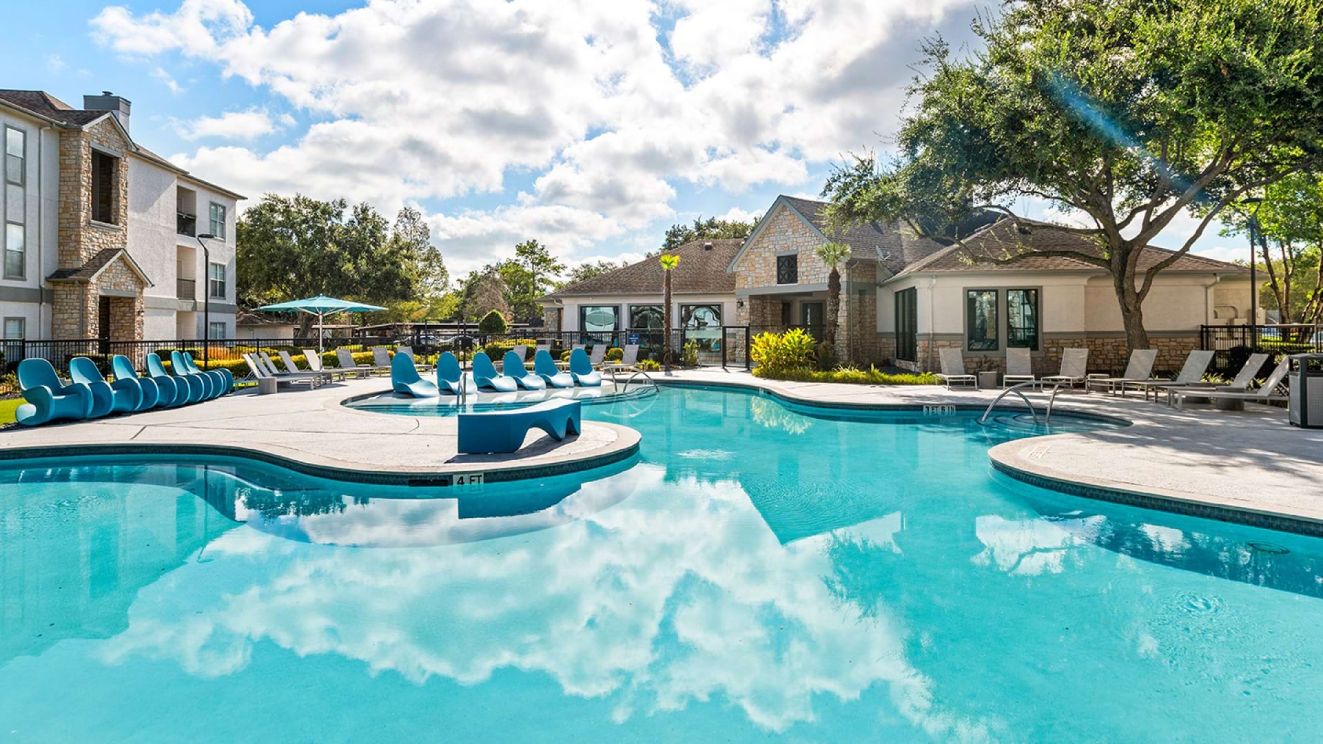 Resort-Style Pool in Northwest Houston, TX