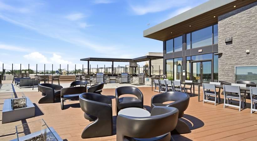 Rooftop Lounge with Gas Grills at Our Arlington, VA Apartment Community