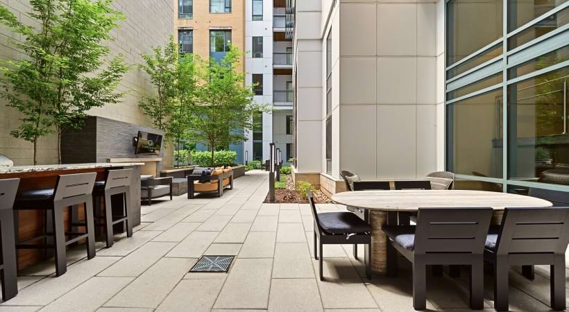 Outdoor Resident Lounge 
