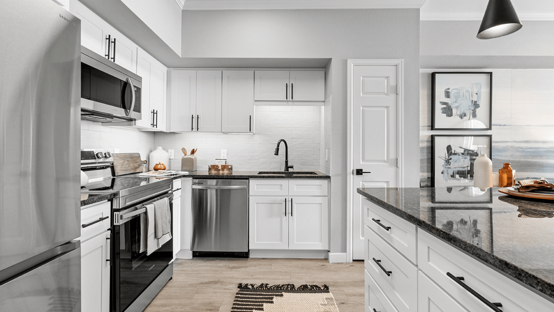 Modern Kitchen with Granite Countertops at Our Congress Park Apartments