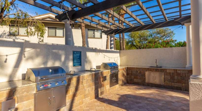 Outdoor Kitchen at Our Hillsborough County Apartments