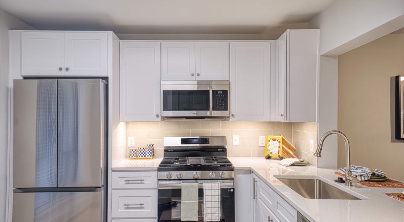 Well-Lit Kitchen at Our Cumberland Apartments in Atlanta