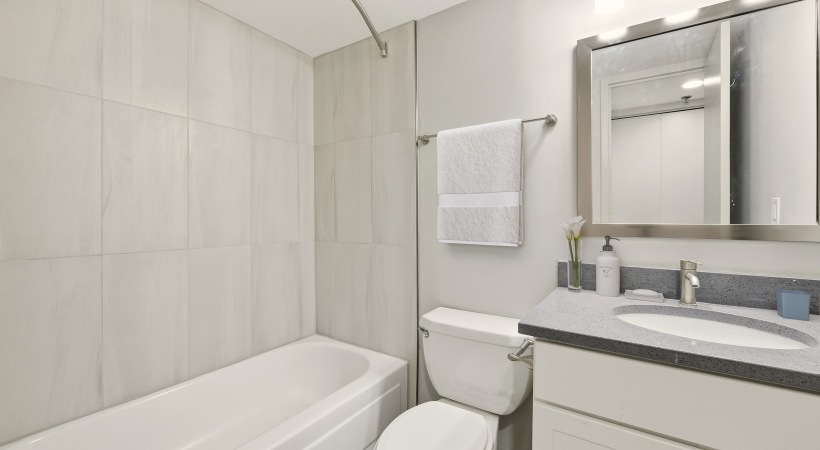 Deep-Soaking Bathtubs