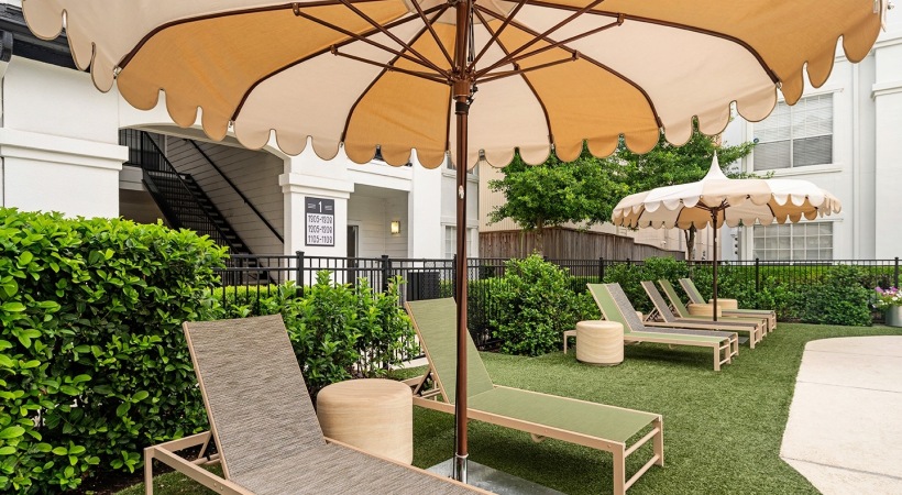 Lounge Chairs at Our Apartments Near River Oaks in Houston