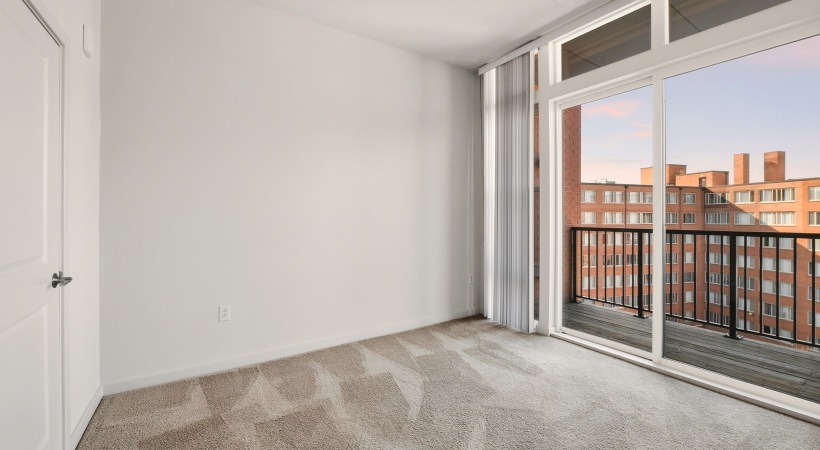 Floor-to-Ceiling Windows 